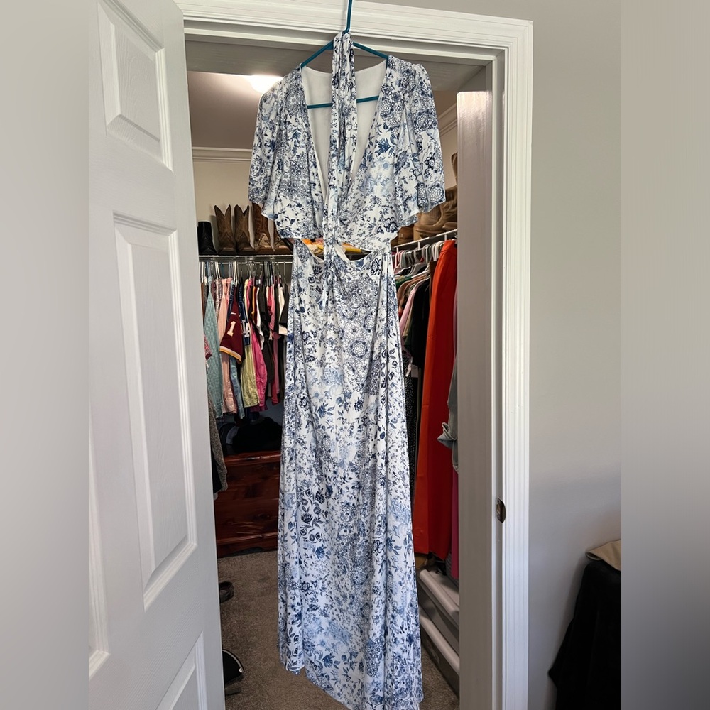 Lulus summer cut out dress